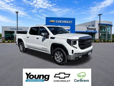 Used 2025 GMC Sierra 1500 SLT AWD/4WD image 1