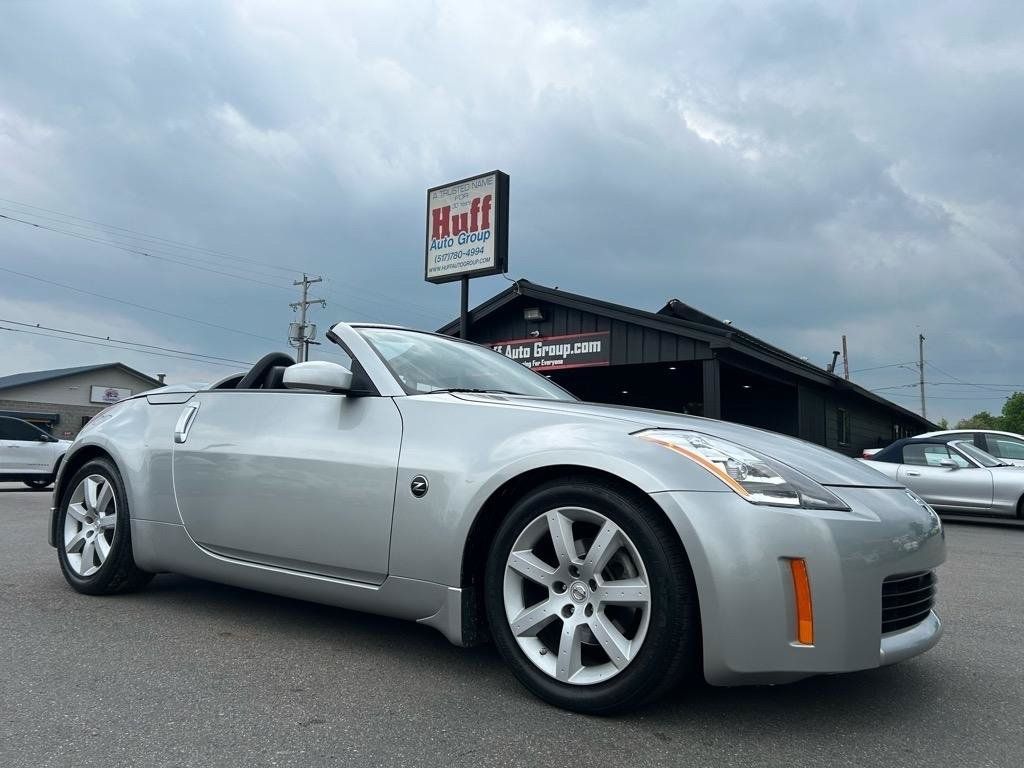 Used 2005 Nissan 350Z Touring RWD image 1