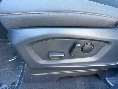 Used 2025 Ford Explorer Active image 5