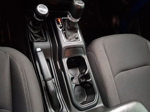 Used 2022 Jeep Wrangler Unlimited Sport AWD/4WD image 26