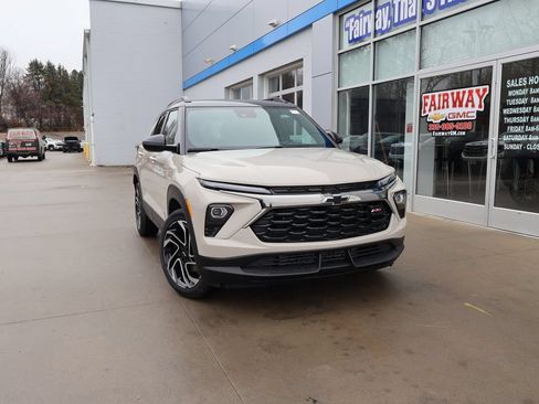 New 2026 Chevrolet TrailBlazer RS w/ Driver Confidence Package FWD image 35