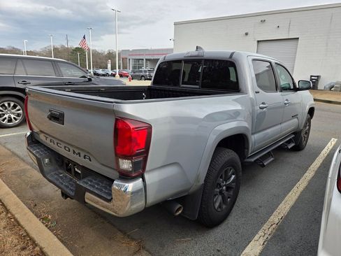 Used 2021 Toyota Tacoma SR5 w/ SR5 Appearance Package (SM) image 11