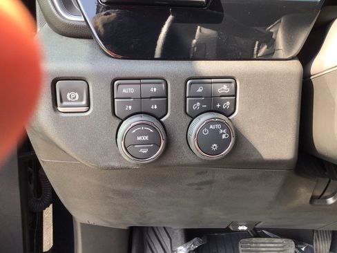 Used 2025 Chevrolet Silverado 1500 LT AWD/4WD image 26