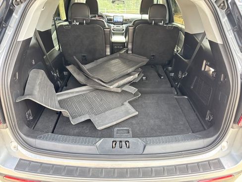 Used 2021 Ford Explorer XLT w/ Equipment Group 202A image 27