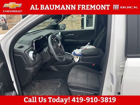 Used 2023 Chevrolet Colorado LT w/ LT Convenience Package II AWD/4WD image 8