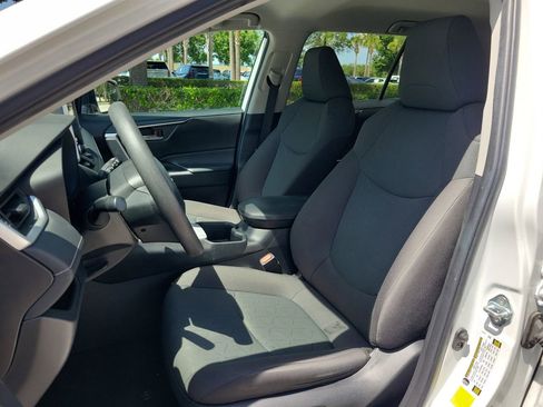 Used 2024 Toyota RAV4 XLE FWD image 16