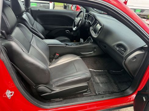 Used 2016 Dodge Challenger SXT Plus RWD image 15