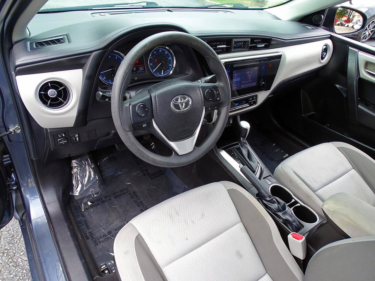 Used 2019 Toyota Corolla LE FWD image 15