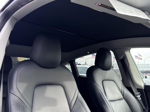 Used 2021 Tesla Model Y Long Range image 25