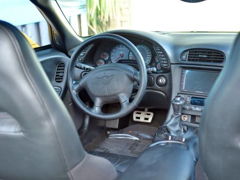 Used 2003 Chevrolet Corvette Coupe w/ Preferred Equipment Group image 38