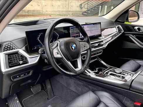 Used 2024 BMW X7 xDrive40i image 18