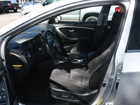 Used 2016 Hyundai Elantra GT w/ Option Group 02 FWD image 7