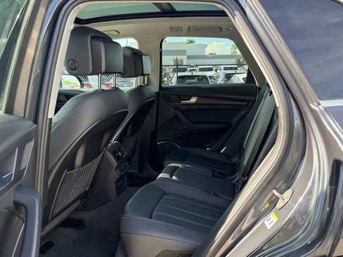 Used 2023 Audi Q5 2.0T Premium w/ Convenience Package AWD/4WD image 11