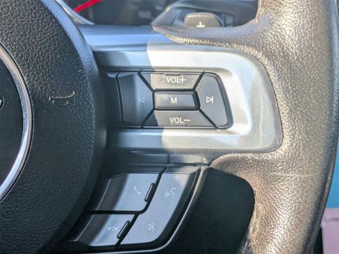 Used 2015 Ford Mustang Coupe image 25