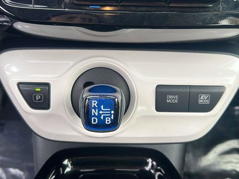 Used 2018 Toyota Prius Three image 17