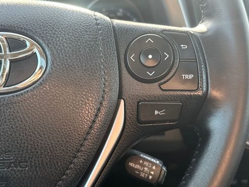 Used 2018 Toyota RAV4 XLE image 22
