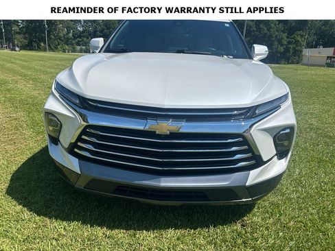 Used 2023 Chevrolet Blazer Premier w/ Driver Confidence II Package FWD image 3