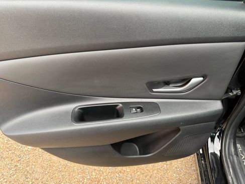 Used 2024 Hyundai Elantra SEL FWD image 11