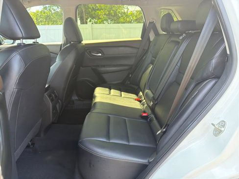 Used 2023 Nissan Rogue SL FWD image 44