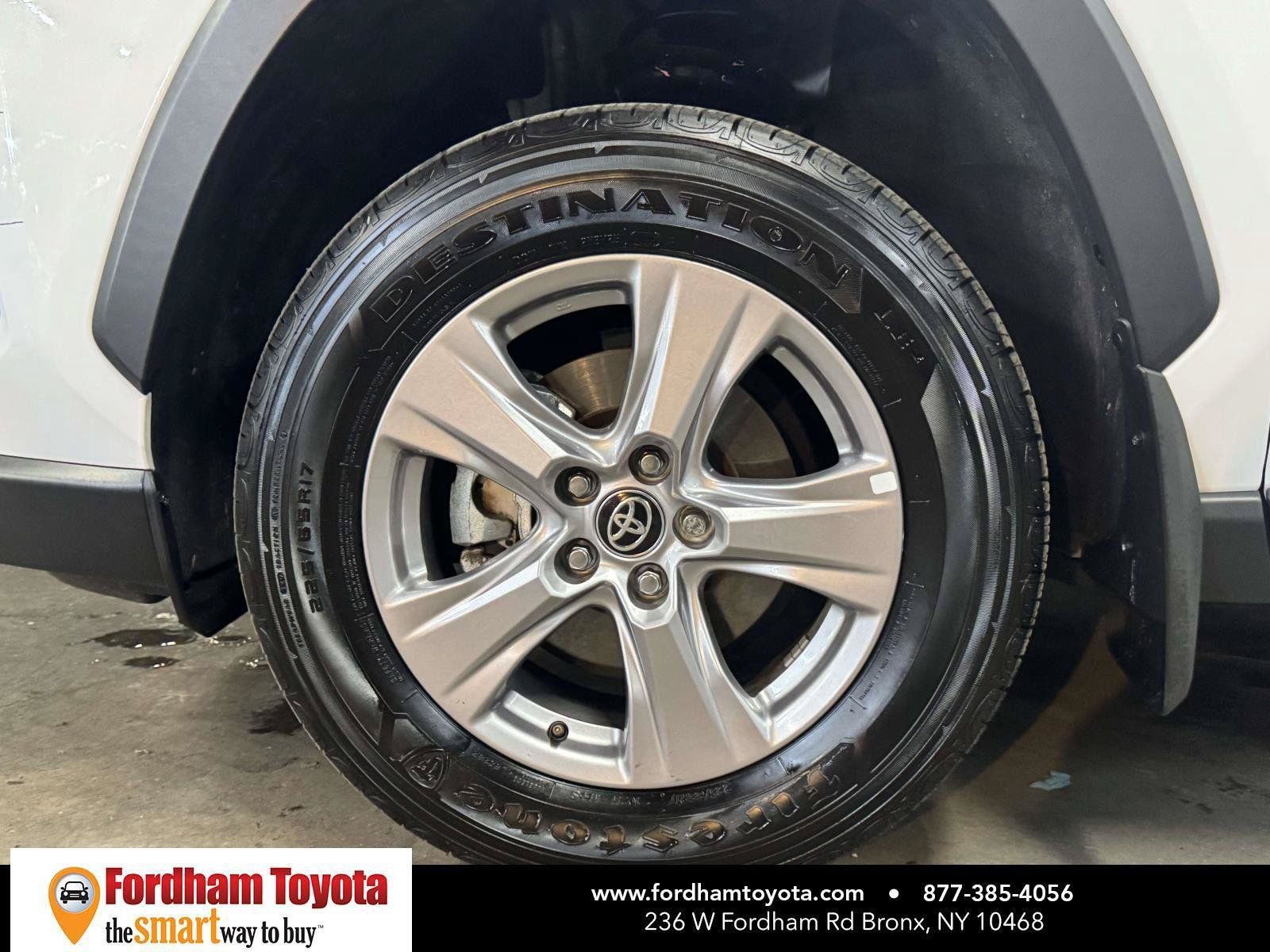 Used 2025 Toyota RAV4 XLE w/ Convenience Package AWD/4WD image 10