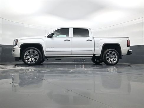 Used 2018 GMC Sierra 1500 Denali w/ Denali Ultimate Package image 28