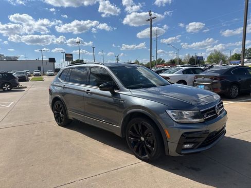 Used 2021 Volkswagen Tiguan SE FWD image 4