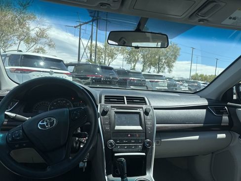 Used 2015 Toyota Camry LE FWD image 9