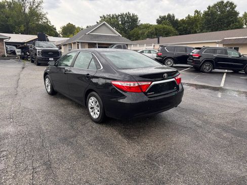 Used 2017 Toyota Camry LE FWD image 3