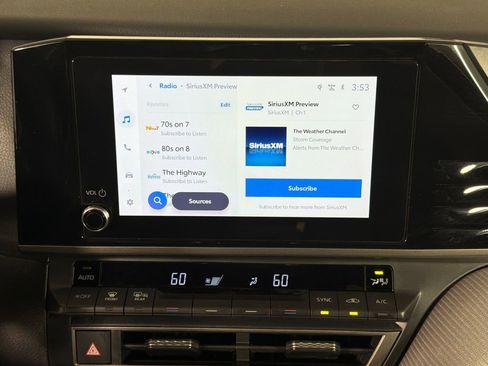 Used 2025 Toyota Camry SE image 28