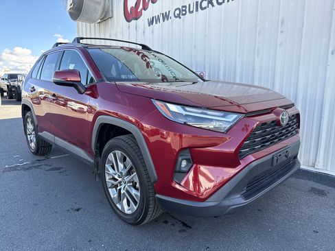 Used 2022 Toyota RAV4 XLE Premium image 33