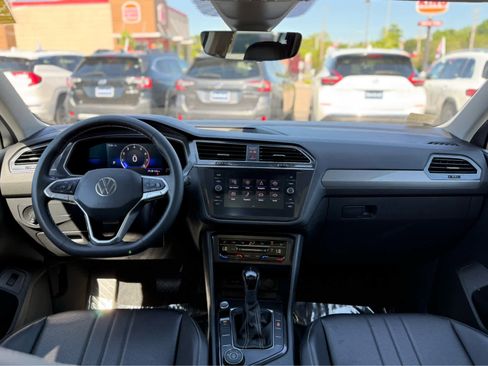 Certified 2022 Volkswagen Tiguan SE AWD/4WD image 13