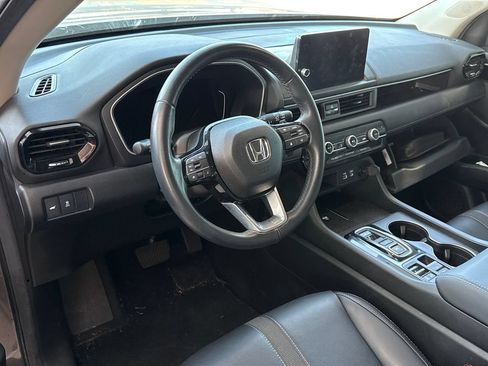 Certified 2025 Honda Pilot EX-L image 10