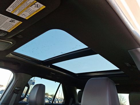 Used 2025 Ford Explorer Platinum w/ Ultimate Package image 15