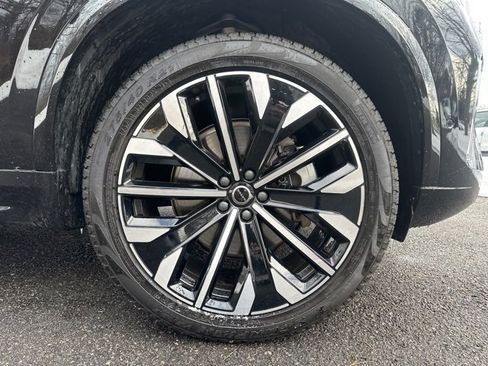 Certified 2025 Volvo XC90 B5 Plus image 11