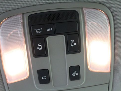 Used 2019 Kia Sedona LX image 14