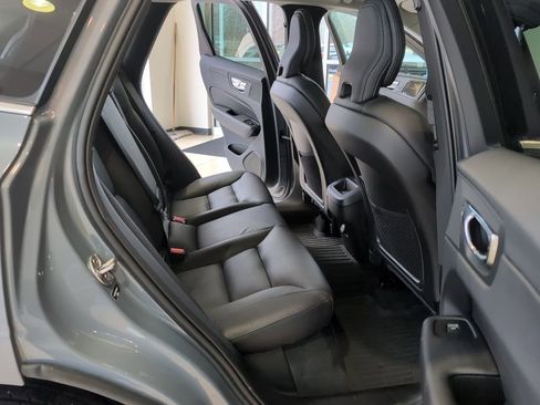 Used 2022 Volvo XC60 B5 Momentum w/ Advanced Package image 43