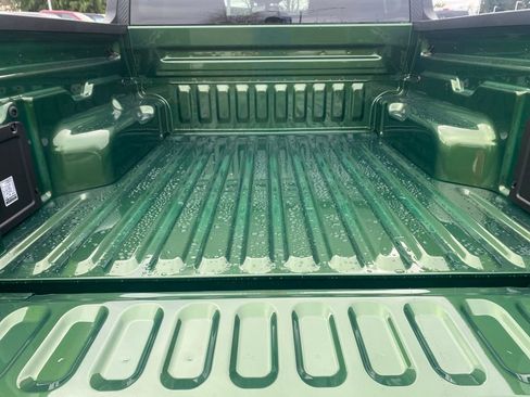 New 2025 Ford Maverick XL image 15