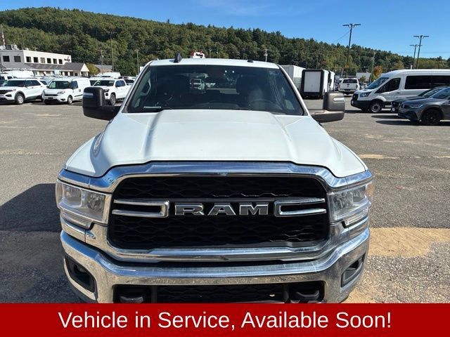 Used 2024 RAM 2500 Tradesman w/ Chrome Appearance Group AWD/4WD image 5