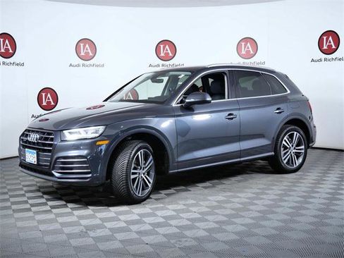 Used 2020 Audi Q5 e Premium Plus w/ Premium Plus Package image 4