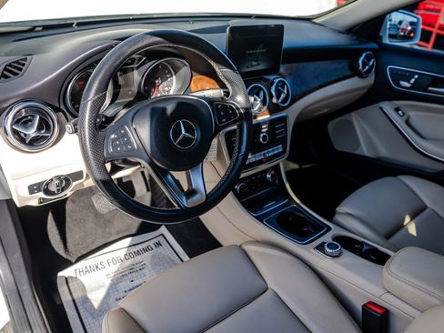 Used 2019 Mercedes-Benz GLA 250 w/ Convenience Package image 14