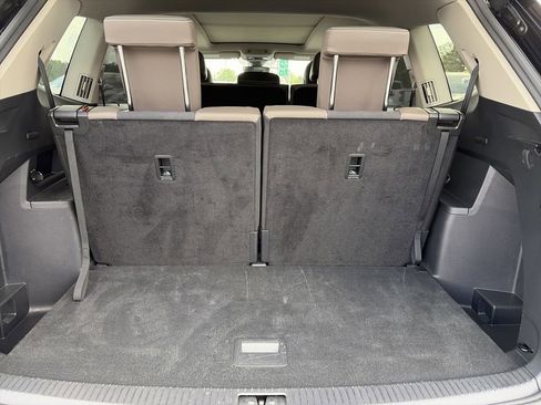 Used 2025 Volkswagen Atlas SEL AWD/4WD image 33