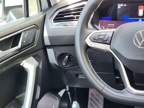 Used 2022 Volkswagen Tiguan SE AWD/4WD image 26