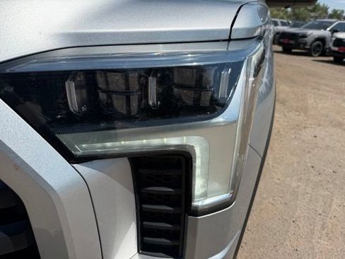 Used 2024 Toyota Tundra Limited AWD/4WD image 9