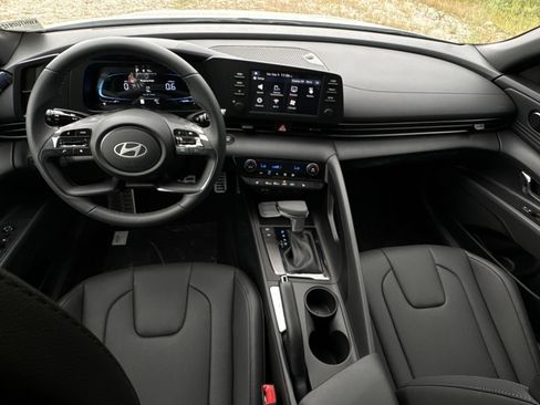 New 2026 Hyundai Elantra SEL Sport FWD image 23