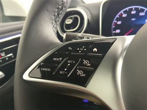 Used 2026 Mercedes-Benz GLC 300 4MATIC image 26