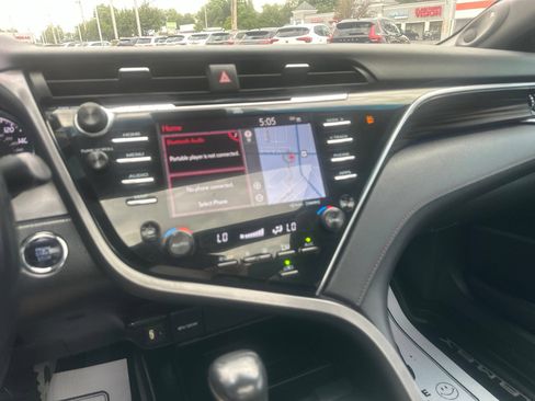 Used 2018 Toyota Camry XLE w/ Driver Assist Package FWD image 23