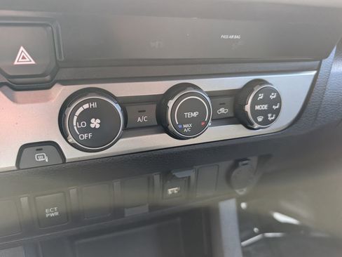Used 2021 Toyota Tacoma SR5 w/ SR5 Appearance Package (SM) RWD image 21