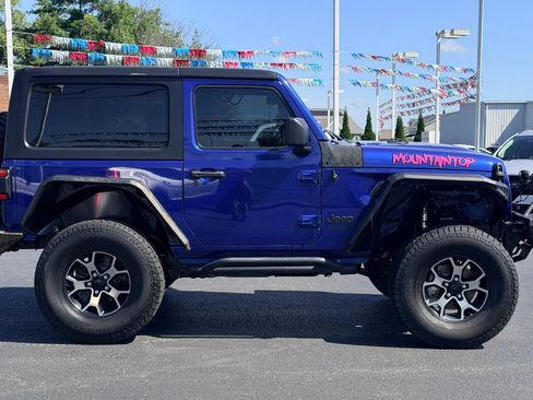 Used 2020 Jeep Wrangler Sport AWD/4WD image 4