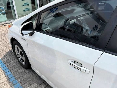 Used 2015 Toyota Prius Two FWD image 30
