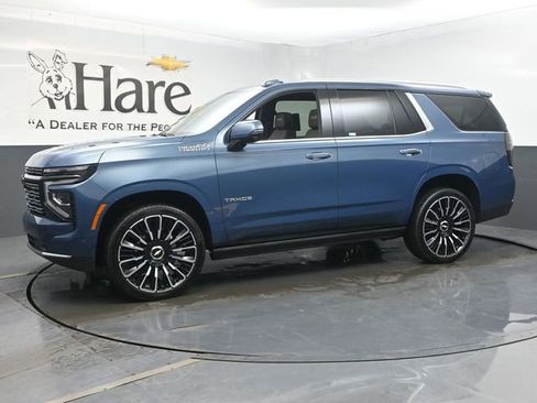 Used 2025 Chevrolet Tahoe High Country AWD/4WD image 34